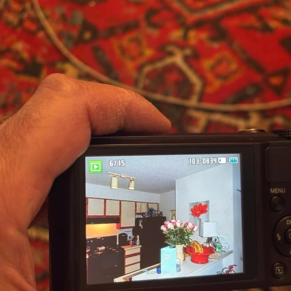 Samsung Black Digital Camera with Silver Lens
